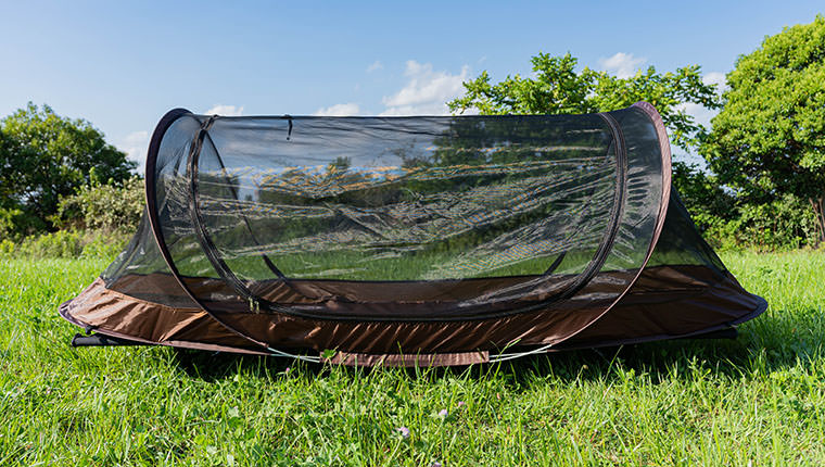 コットの蚊帳はポップアップメッシュシェルターが最強。アルパインデザインとフィールドア両方を愛用中。 | たろーキャンプ